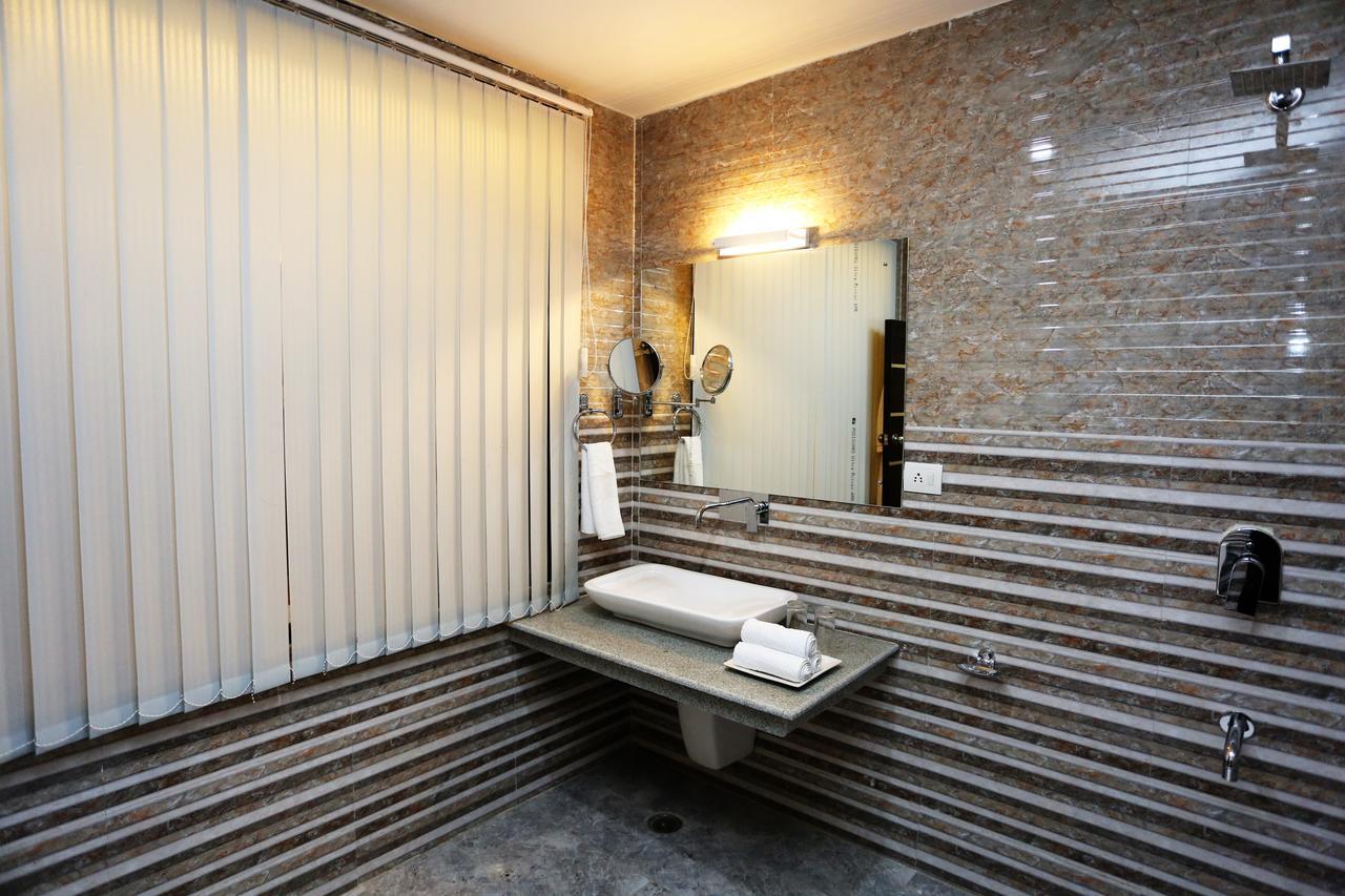 Hotel Asian Park Srīnagar Екстериор снимка