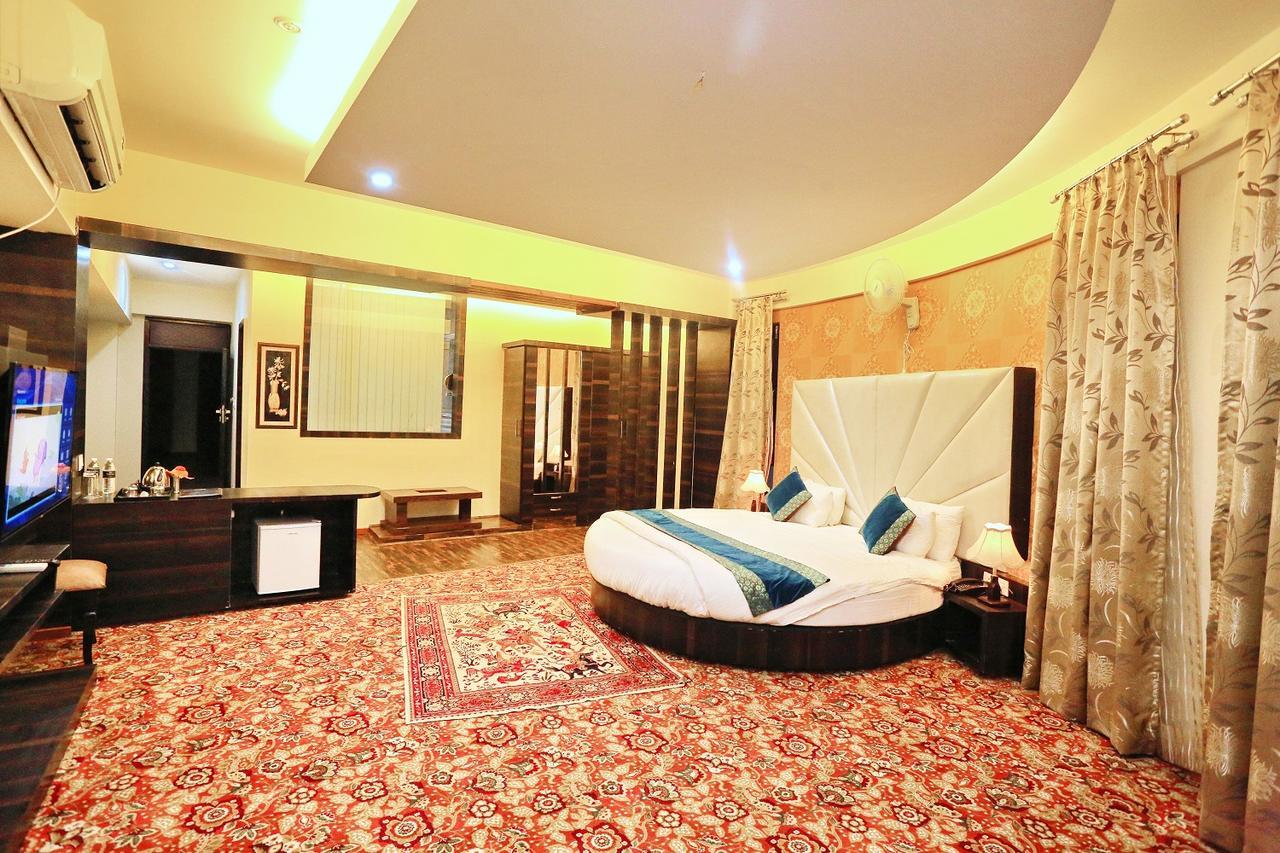 Hotel Asian Park Srīnagar Екстериор снимка