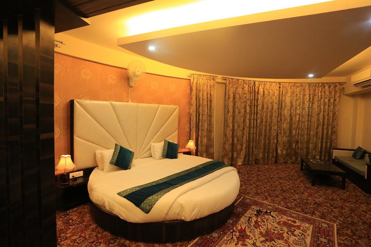 Hotel Asian Park Srīnagar Екстериор снимка