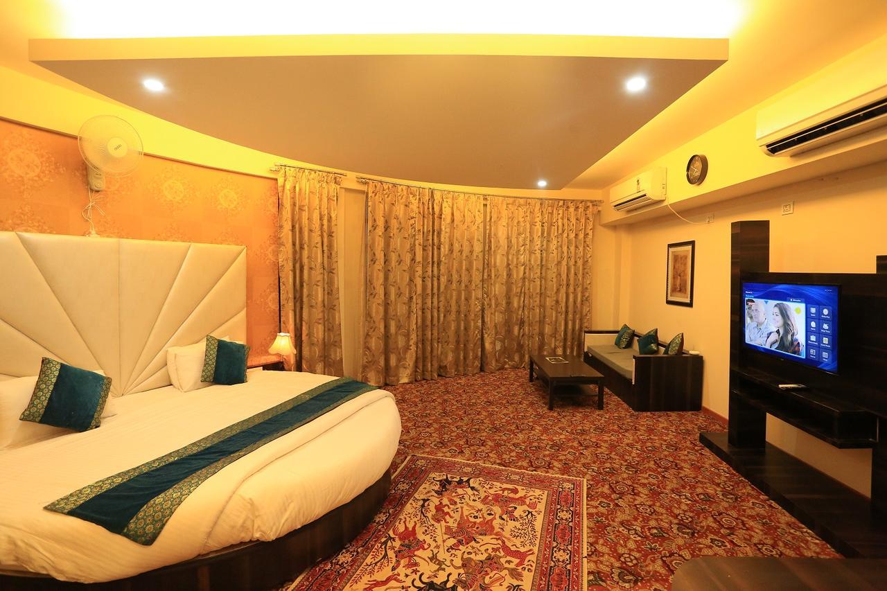 Hotel Asian Park Srīnagar Екстериор снимка