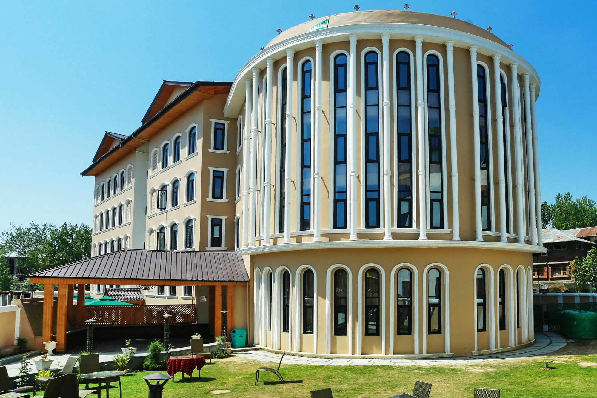 Hotel Asian Park Srīnagar Екстериор снимка